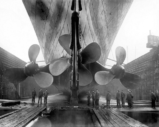 Picture of the RMS Titanic Propellers 1910 in drydock 8"x 10" Photo 10