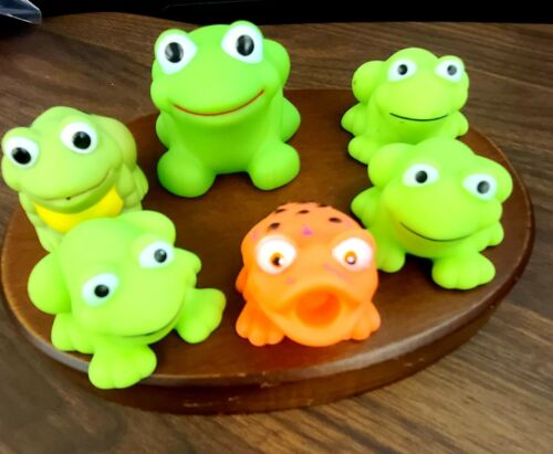 Lotto di 6 giocattoli da bagno divertenti rana verde gomma per il bagno bambino - Foto 1 di 2
