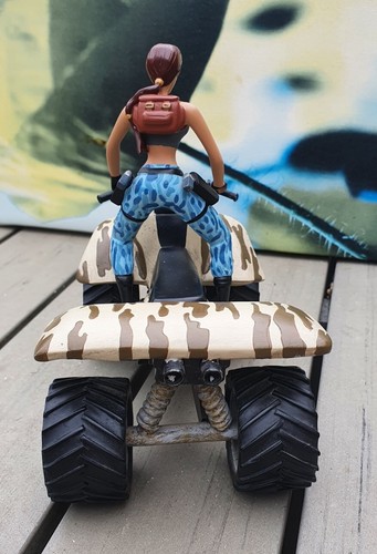 Lara Croft TR3 on QUAD BIKE 20cm Atlas Editions Scene 15cm figure AREA 51 rare - Picture 4 of 9