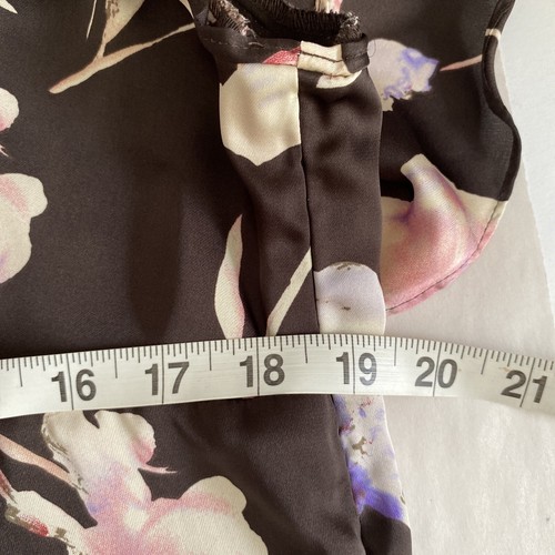 American Living Women's Top- Size XL Brown Print Floral V Neck - Picture 7 of 8