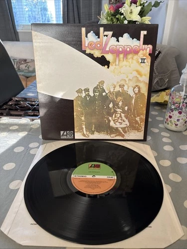 LED ZEPPELIN II 2 - VINYL LP UK K40037 A4/B4 Strawberry EX/EX TOP RE COPY