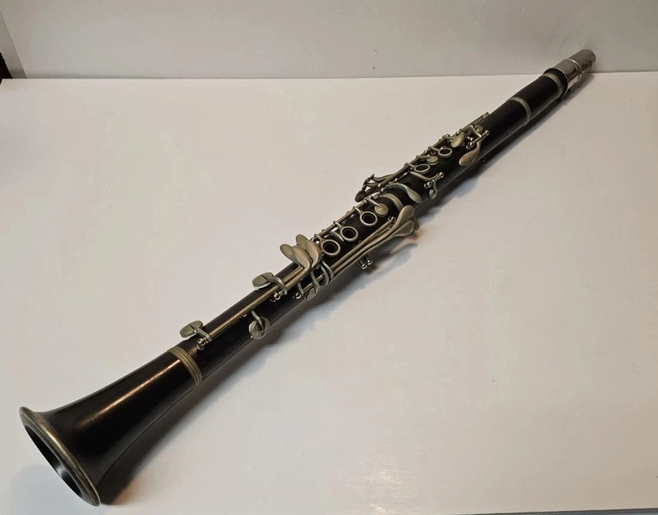 Clarinete de madera Normandía "Especial" Le Blanc hecho en Noblet, Francia con estuche Foto 2 de 4