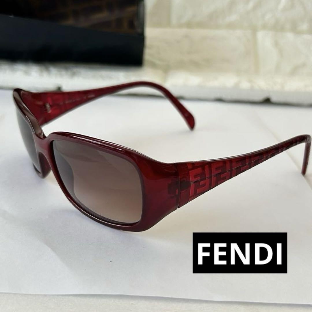 FENDI FS5146 Red Gradient Lens Sunglasses for Women and Men