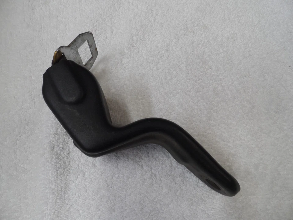 Chevrolet Camaro 1967 1968 67-68 negro estándar GM cinturón de seguridad retractor delantero Foto 2 de 4