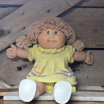 Cabbage Patch Kids 1982 Coleco Soft Body Doll, Green Eyes, Signed, 16 in