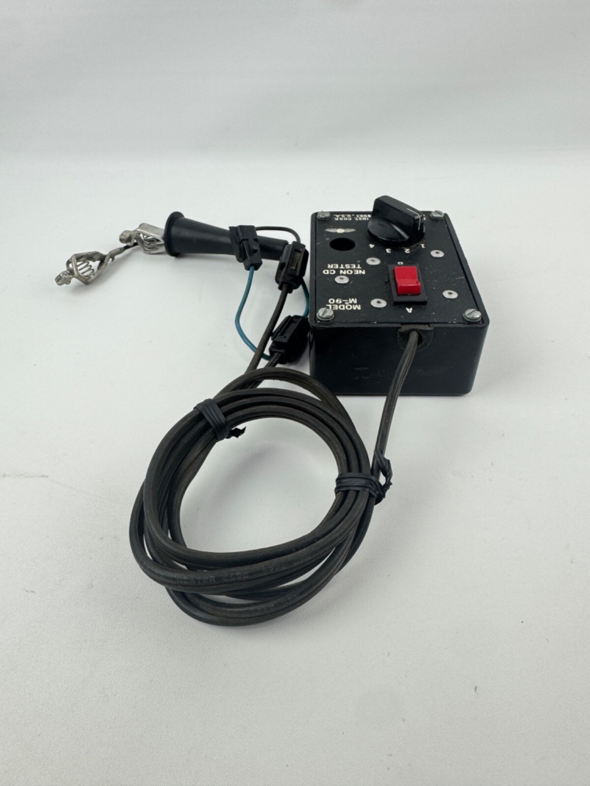 VINTAGE MERC-O-TRONIC M-90 CD NEON OUTBOARD ENGINE TESTER