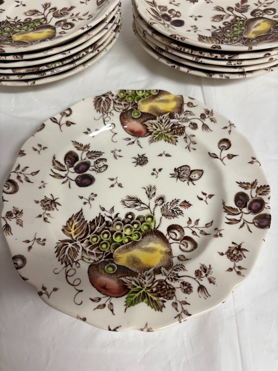 Vintage Jhnson Bros Set of 12 Saucers & 1 Dessert Plate 