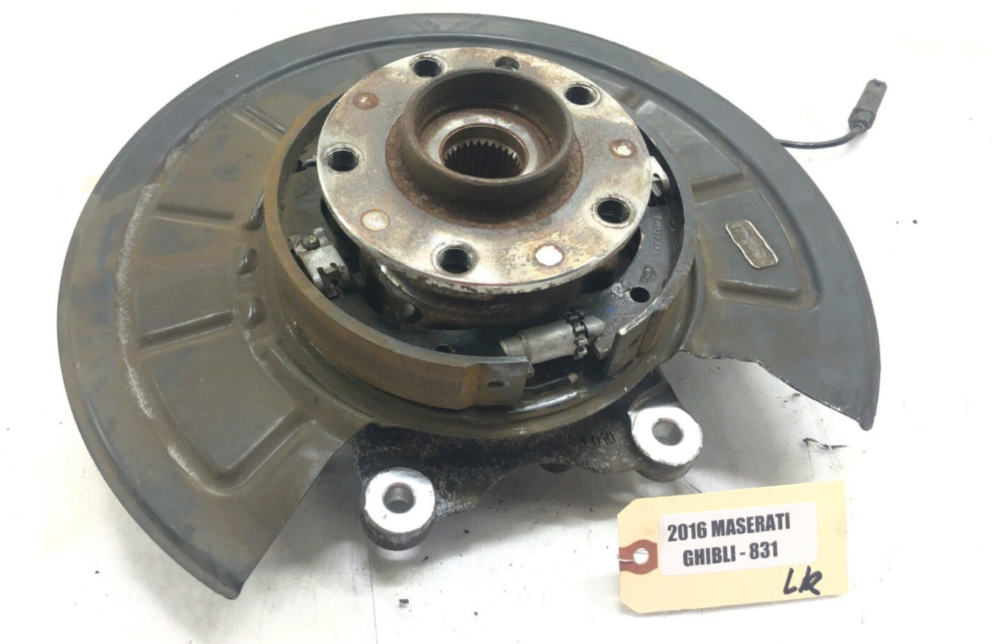 2014-2017 MASERATI GHIBLI LEFT DRIVER REAR SPINDLE KNUCKLE BEARING HUB OEM.