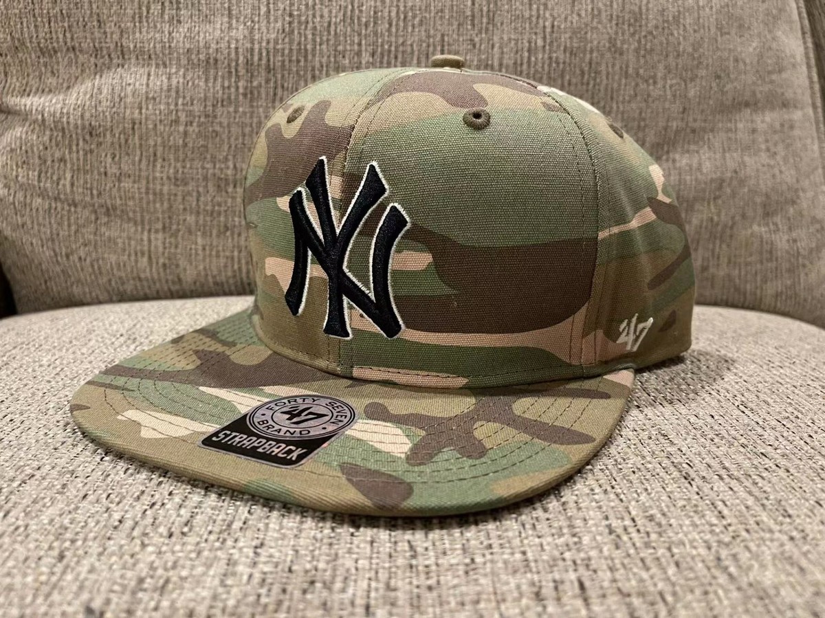 キャップ New Era MLB New York Yankees Basic Unstructured Ball Cap Cam 47 New York Yankees MLB Green Camo Flat Billed Strapback