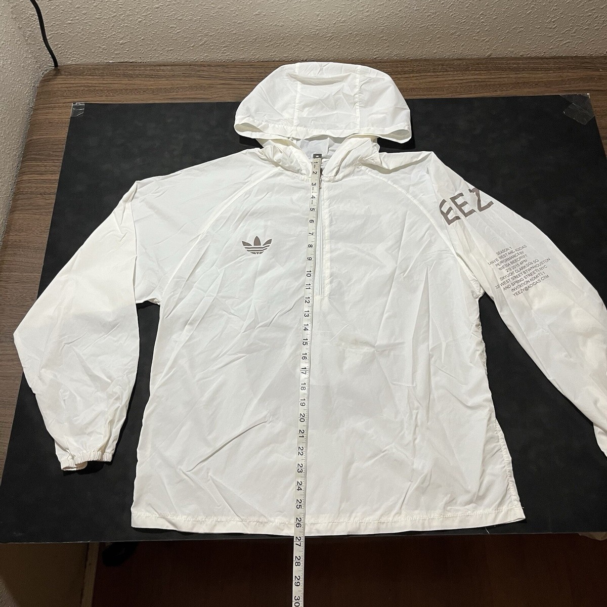 yeezy jacke season 1