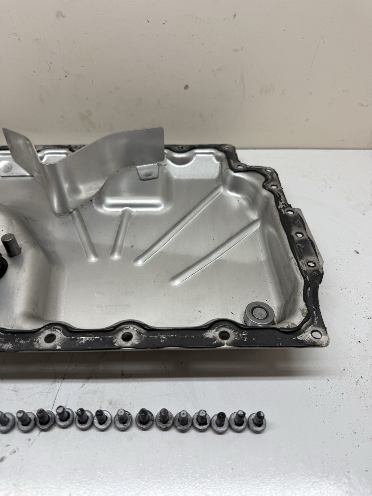 Bentley Bentayga 2015-2020 LOWER Oil pan