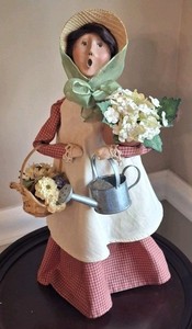 Byers Choice 2003 Spring Gardening Woman with Watering Can Pot Basket of Flowers