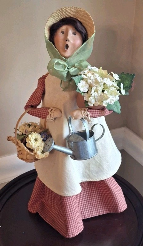 Byers Choice 2003 Spring Gardening Woman with Watering Can Pot Basket of Flowers