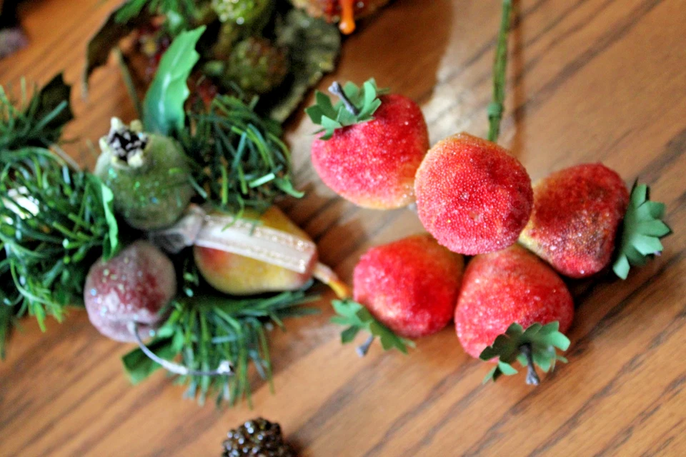 Lote de 12 selecciones florales de frutas azucaradas adornos navideños bayas uvas peras Foto 3 de 4