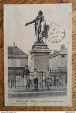 Arcis sur Aube - Danton (1759-1794) Statue élevée en 1888 - Café du Commerce der