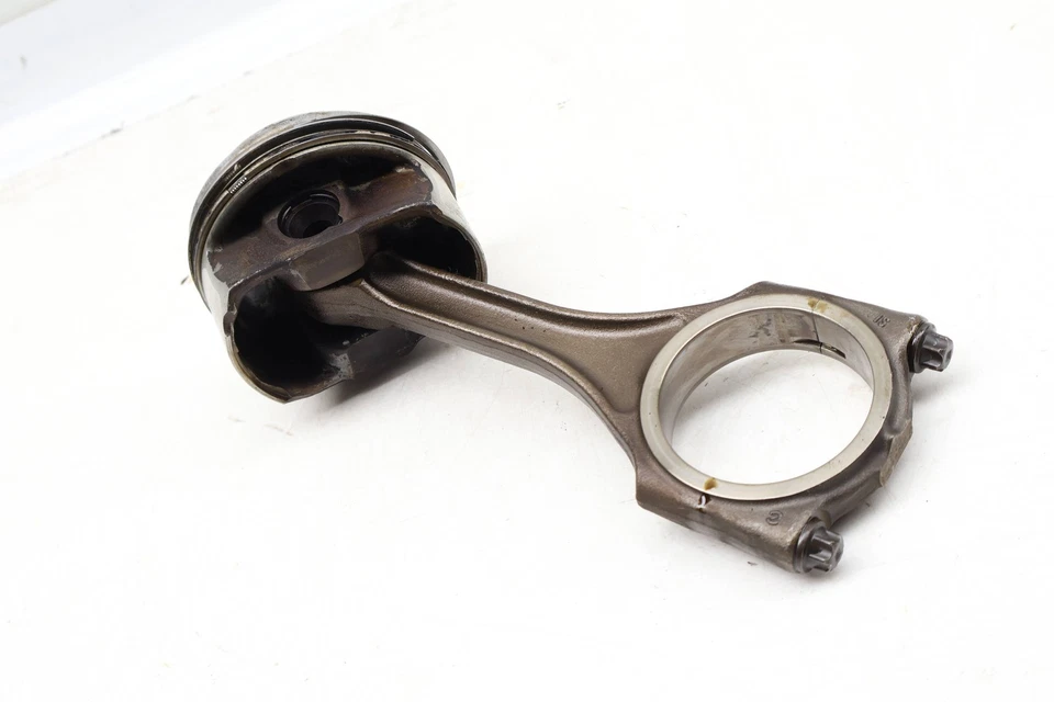 2008-2011 AUDI A5 QUATTRO 3,2 л - левый поршень с соединительным стержнем 06E107065bs - Изображение 2 из 4