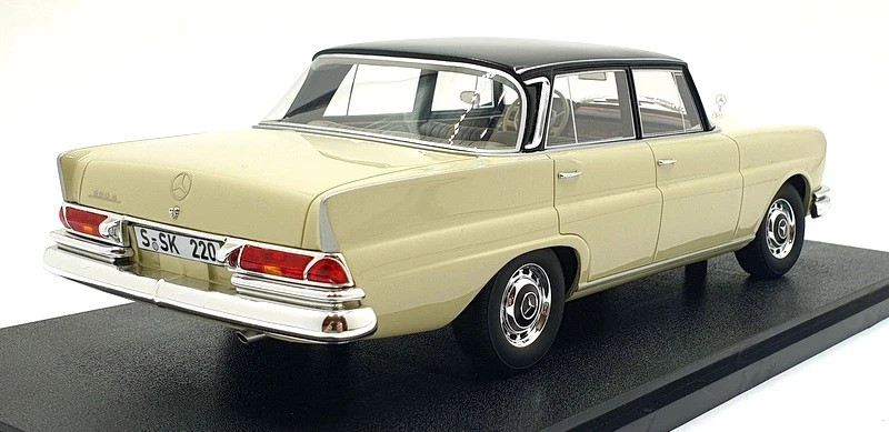 Cult 1/18 Scale Resin CML151-1 - 1966 Mercedes-Benz 220SE W111 White/Black roof - Image 2 of 4