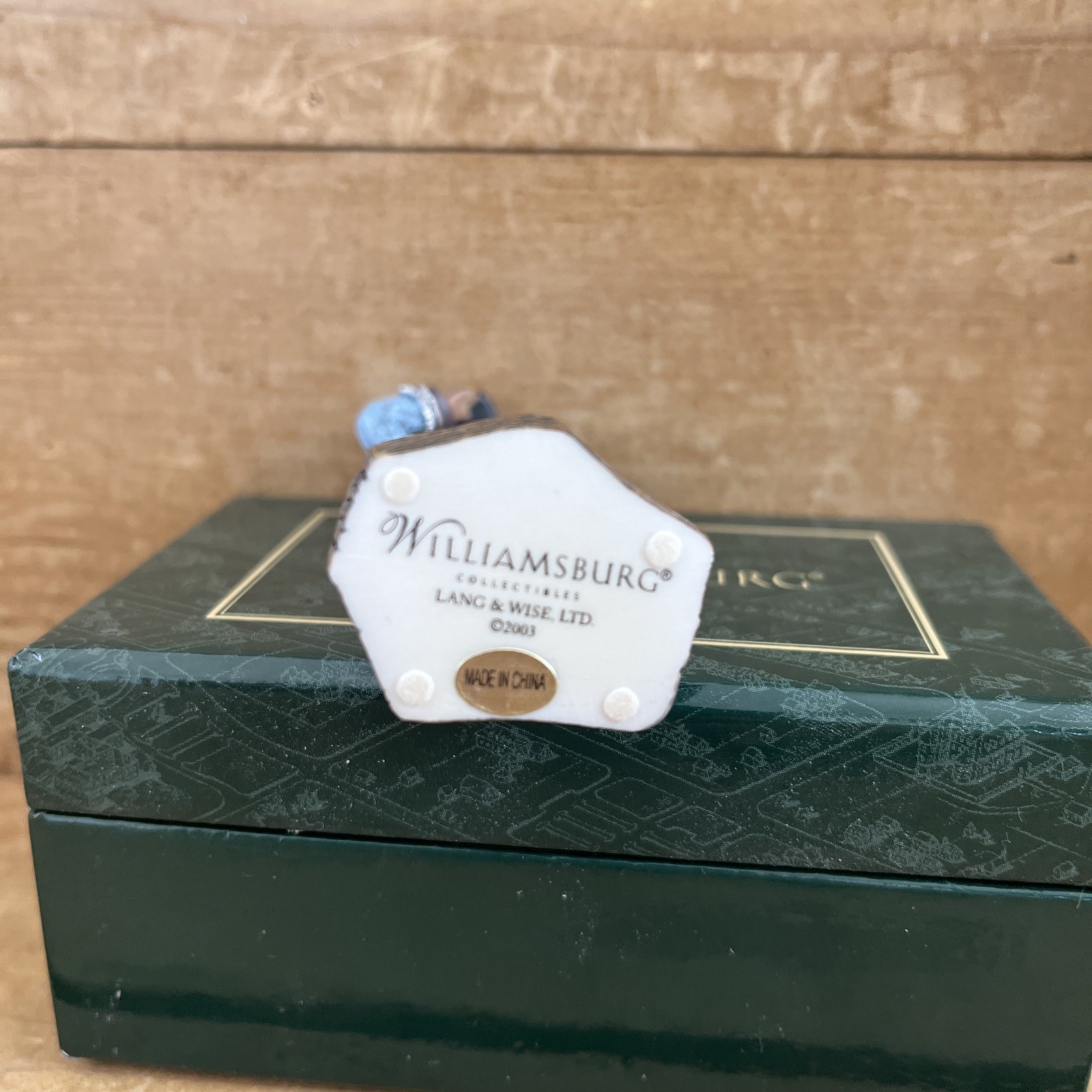 COLONIAL WILLIAMSBURG 2003 GOVERNOR'S FOOTMAN FIGURINE LANG AND WISE MIB