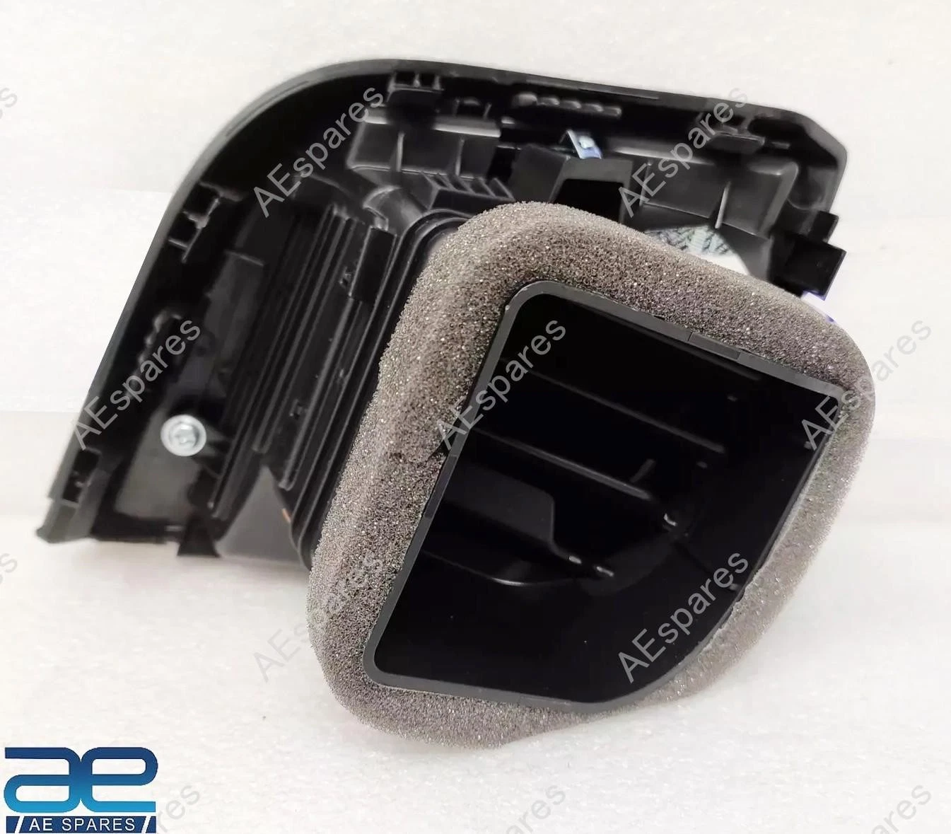 Side Duct Air Vent RH For Hyundai Verna Fluidic 2011-2017 974801V100 view 2