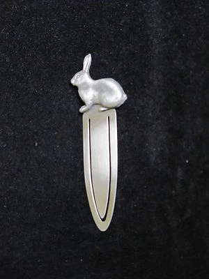 A E WILLIAMS RABBIT PEWTER BOOK MARK BUNNY LAPIN SITTING - IDEAL GIFT - BOOKMARK - GIFT BOXED