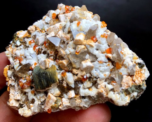 82g 1PC Brand new Rare Black SMOKY QUARTZ Crystal Point&Garnet Spessartine W397 - Picture 5 of 8