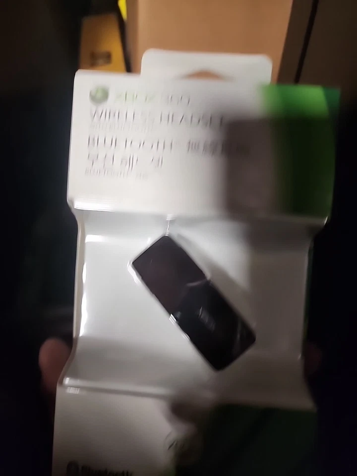 Xbox 360 Bluetooth Wireless Headset Mic - Image 2 of 4