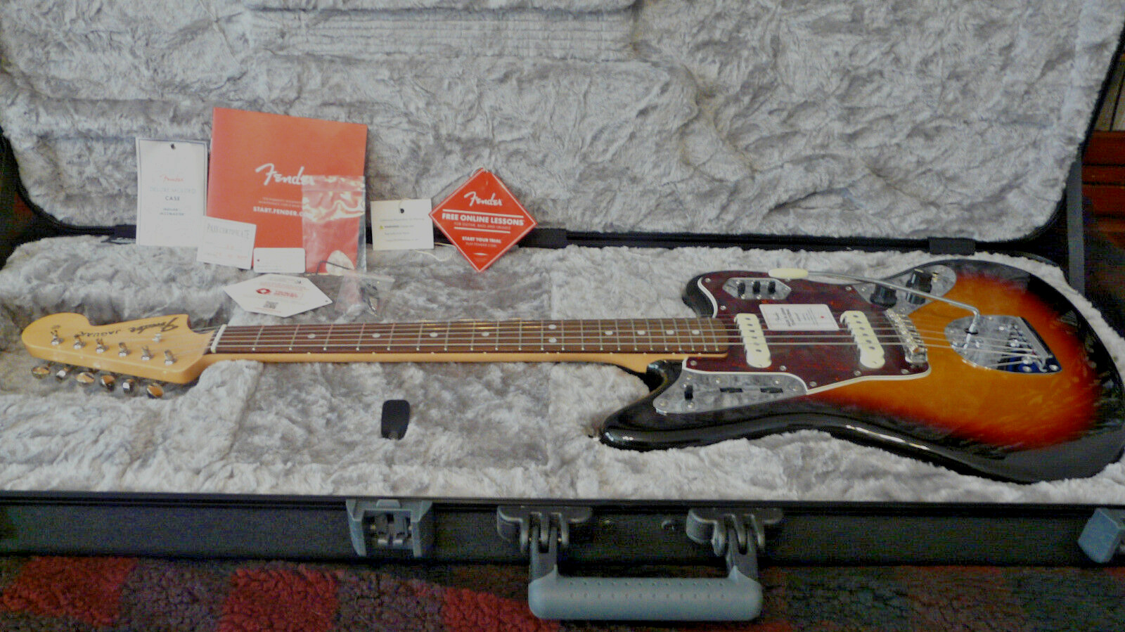 Fender Traditional 60s Jaguar 3 Color Sunburst Electric Guitar Made in Japan NEW