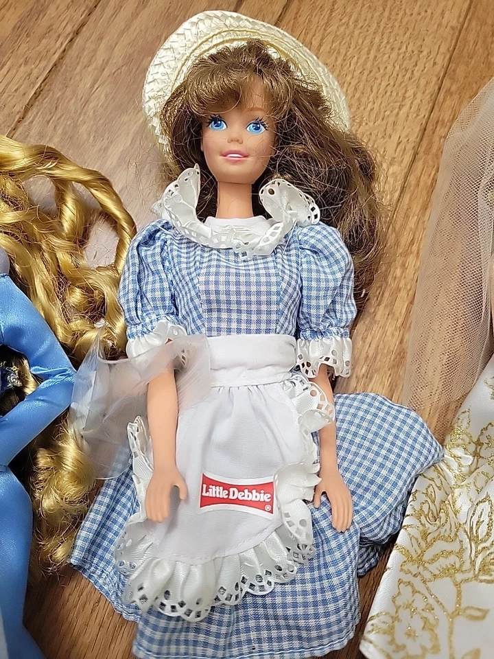Lote de 3 Muñecas Barbie Vestidas Vintage Años 90, Excelente Estado. Foto 2 de 4
