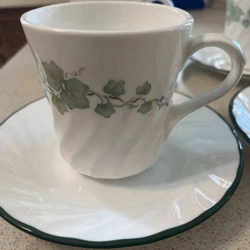 CORELLE CORNING WARE CALLAWAY GREEN IVY SWIRL SET OF 4 CUPS & SAUCERS