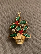 New -AVON Christmas Holly Tree Signed NINA RICCI Brooch 1.5 In