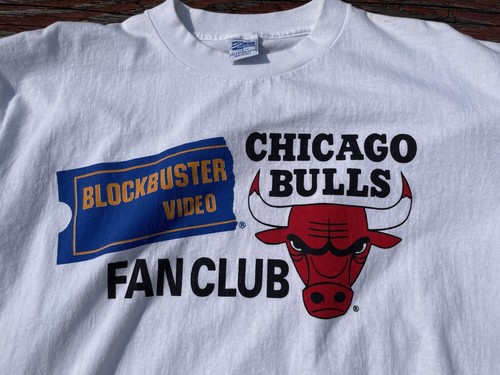 Very Rare 90’s Chicago Bulls Blockbuster Kids Club Shirt Large - Picture 2 of 13