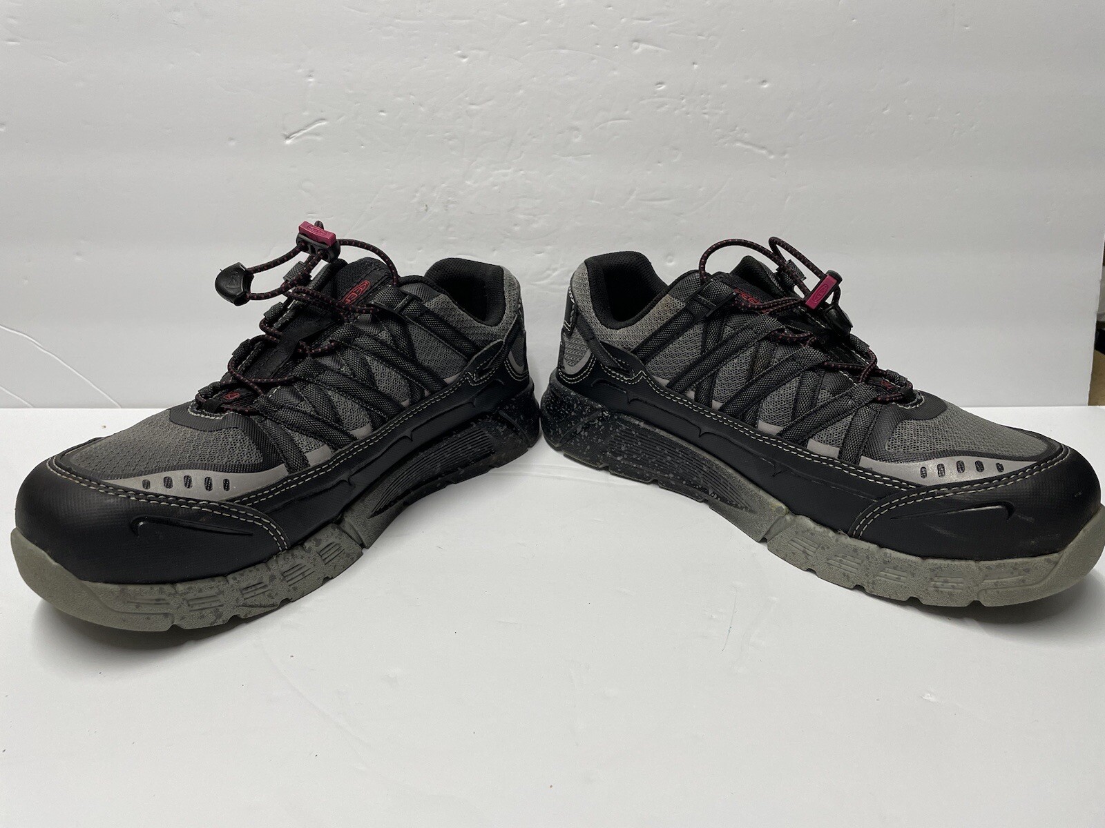 Sneaker da corsa Keen Asheville da donna taglia 9 5 nere gargoyle 1017073 W