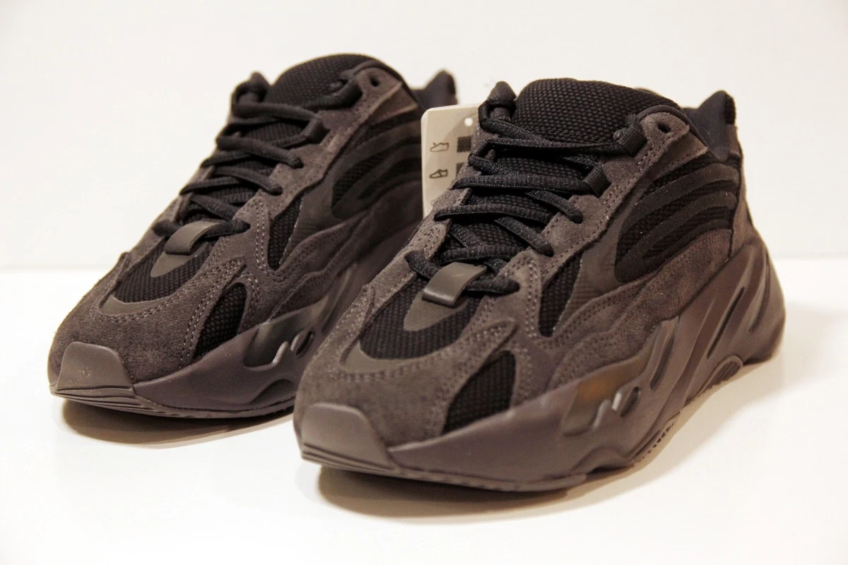 adidas gazelle silver green womens Adidas Yeezy Boost 700 V2 Vanta main image 1
