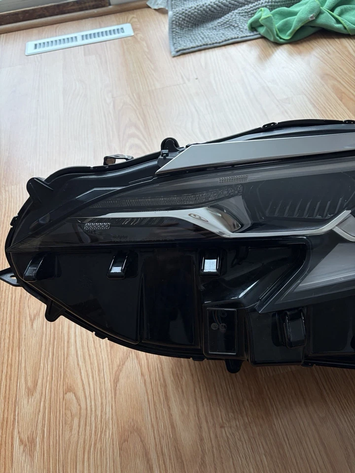 Toyota Sienna 2021-2024 híbrido completo platino AFS lado del conductor OEM 81115008130 Foto 2 de 4