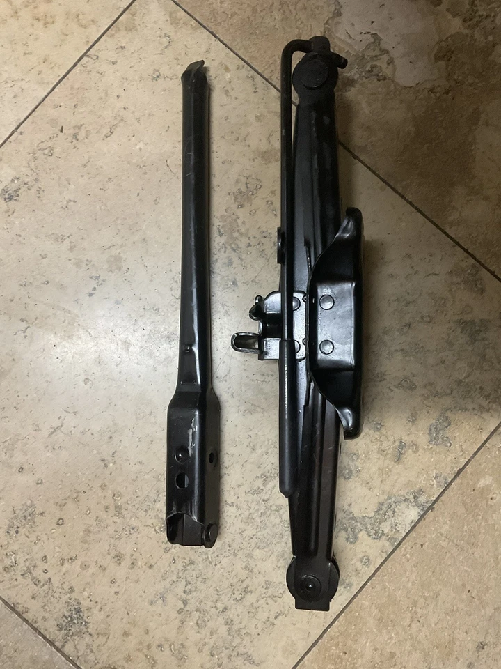 2008-2009-2010-2011 Ford Focus.08-19 Fiesta Jack with Tools OEM - Image 2 of 4