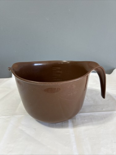 Vintage Rubbermaid 3 Qt 12 Cup Batter Bowl Grip N Mix Measuring 2663-Brown AH