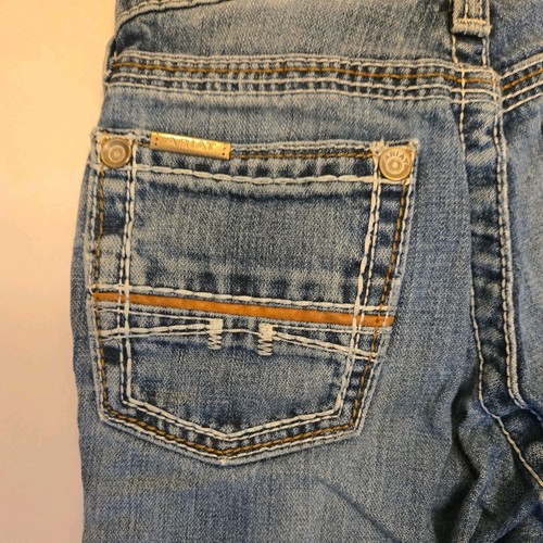 Ariat B4 Relaxed Sz 10 Girls Blue Denim Jeans Lightly worn - Picture 3 of 5