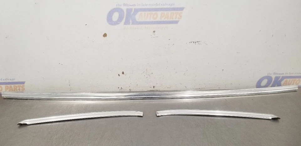 Chevy Monte Carlo 1985 ventana trasera exterior moldura cromada Foto 2 de 4