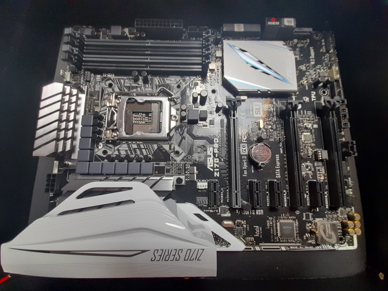 ASUS Z170-A ATX INTEL MOTHERBOARD LGA 1151 SOCKET WITH WIFI ATENNA DVD AND MORE
