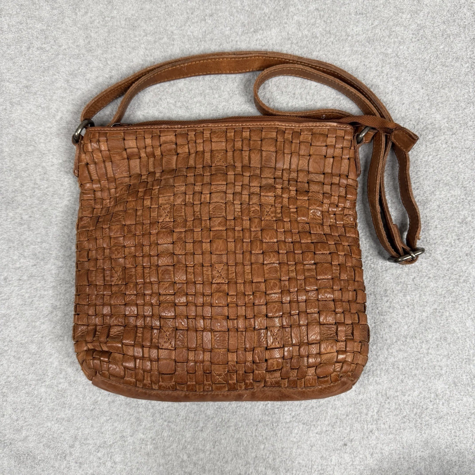 Vilenca Holland Genuine Leather Basket Weave Adjustable Crossbody Bag Wallet