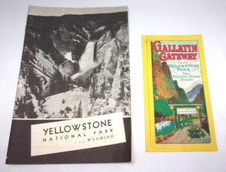 Yellowstone National Park Souvenir Vintage Booklet 1940 w/RR Yellowstone envelop