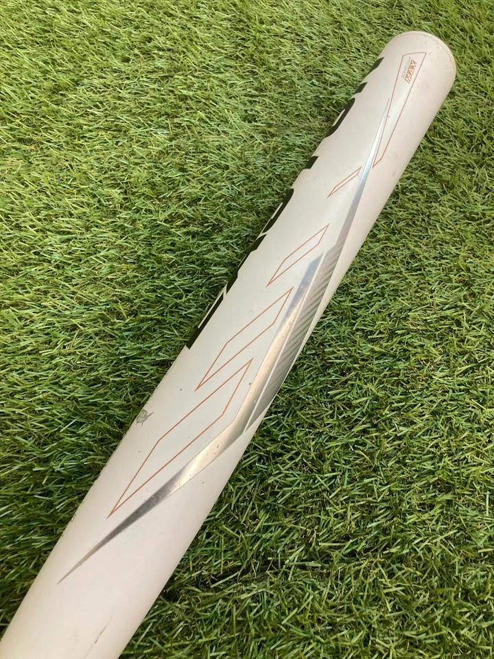 Bate lanzamiento rápido Easton Ghost Unlimited 2023 (-9) Foto 4 de 4