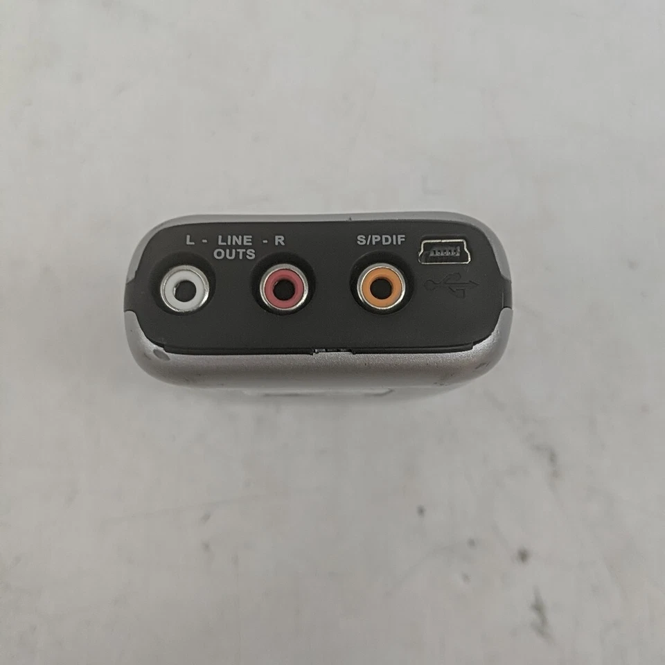 M-Audio MicroTrack 24/96 Silver Professional 2-Channel Mobile Digital Recorder  - Image 3 of 4