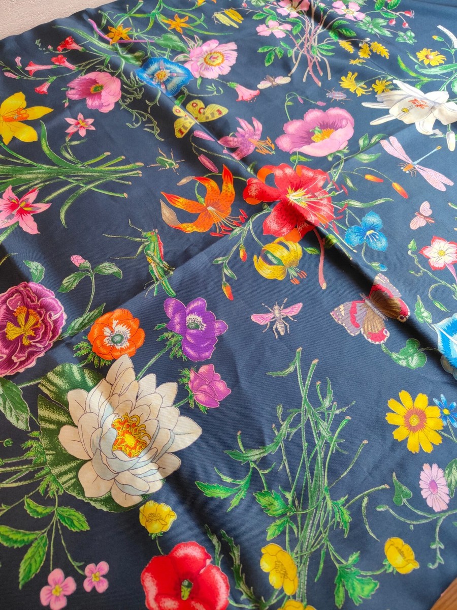 【美品】グッチ スカーフ ライオン 王冠 ターコイズブルー シルク グッチ ヴィンテージ シルクスカーフ ブルーグラデーション