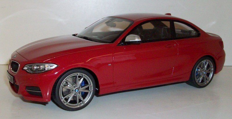 京商1/18GTスピリットBMW・M235i