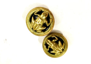 Authentic CHANEL Black/Gold Plated CC Logos Frog Vintage Round Clip On Earrings #94A Rare