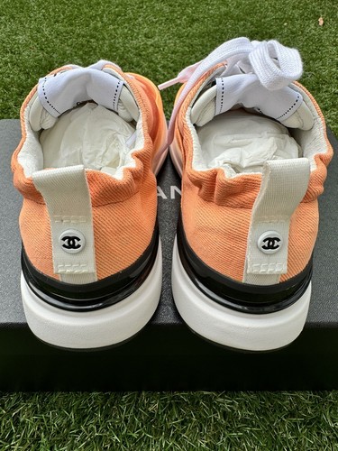 Tenis de entrenadores Chanel de gamuza piel de becerro naranja neón logotipo CC 36,5 nuevas con etiquetas - Imagen 8 de 12
