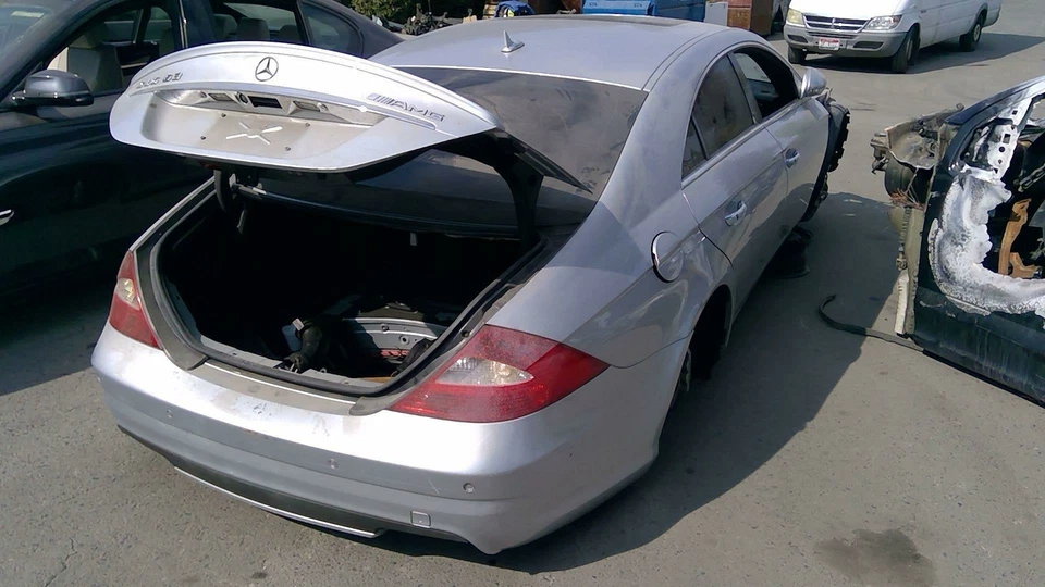 06 07 08 09 10 11 freno trasero MERCEDES CLS 64 AMG Foto 3 de 4