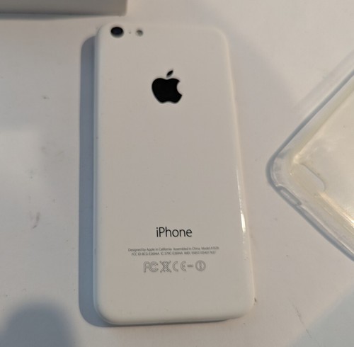 Apple iPhone 5c - A1529 but does not turn on so for parts only - Picture 6 of 7