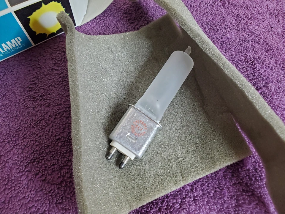 FCV SYLVANIA 1000W 120V Frosted Quartz Halogen Lamp (NEW OLD STOCK) - Image 3 of 3